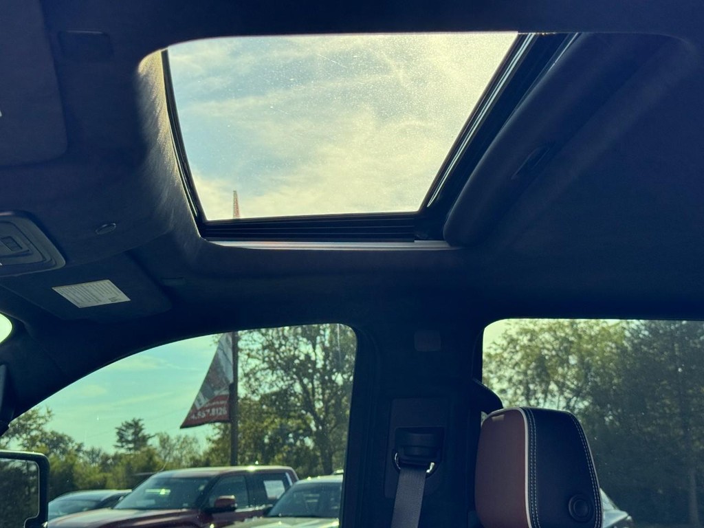 GMC Sierra 2500HD Vehicle Full-screen Gallery Image 29