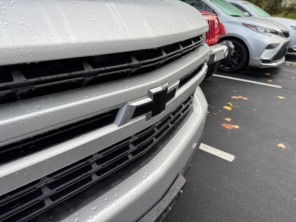 Chevrolet Silverado 1500 Vehicle Full-screen Gallery Image 05