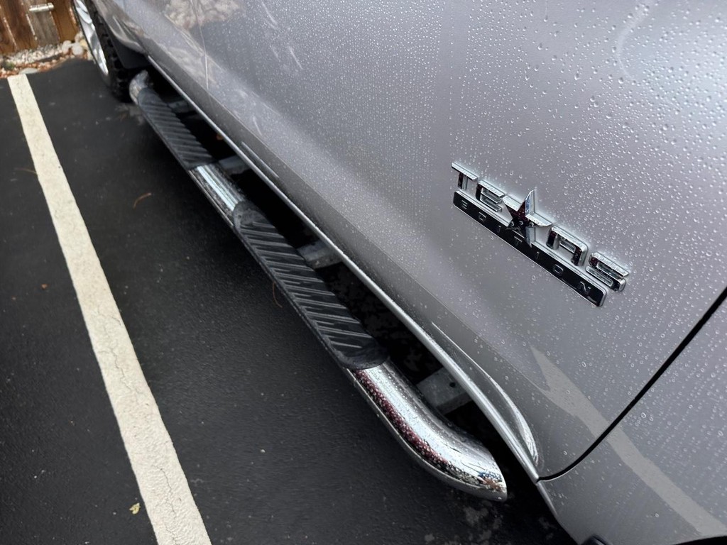 Chevrolet Silverado 1500 Vehicle Full-screen Gallery Image 10