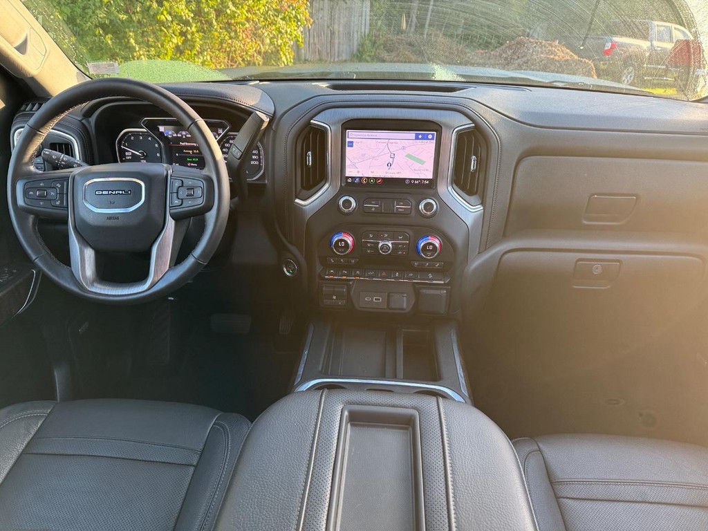 GMC Sierra 1500 Vehicle Full-screen Gallery Image 14