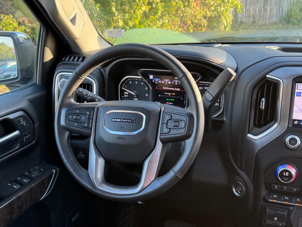 GMC Sierra 1500 Vehicle Full-screen Gallery Image 15