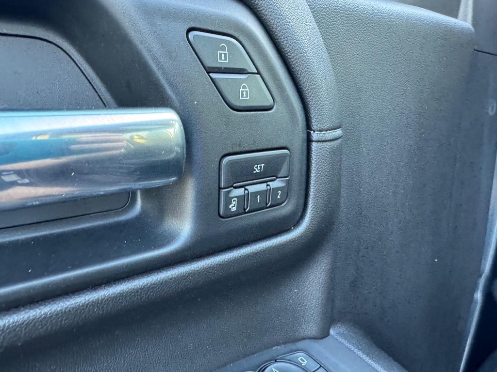 GMC Sierra 1500 Vehicle Full-screen Gallery Image 20