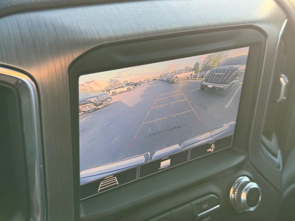 GMC Sierra 1500 Vehicle Full-screen Gallery Image 26
