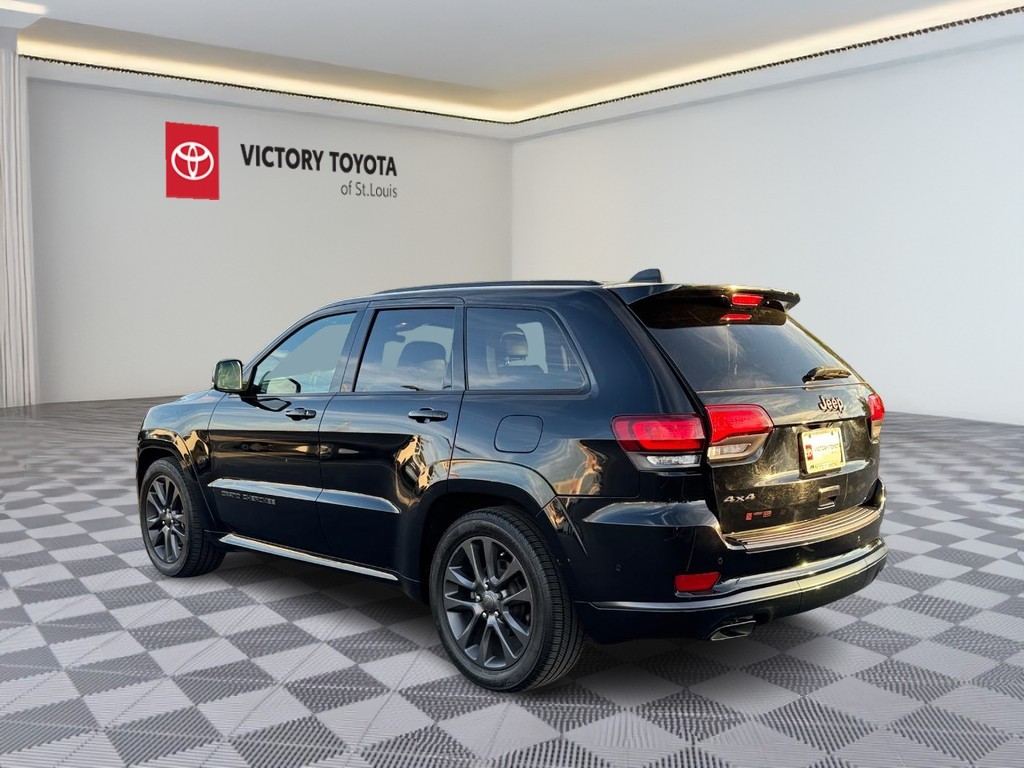 Jeep Grand Cherokee Vehicle Full-screen Gallery Image 06