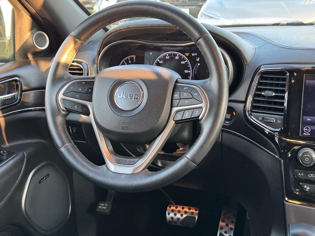 Jeep Grand Cherokee Vehicle Full-screen Gallery Image 14