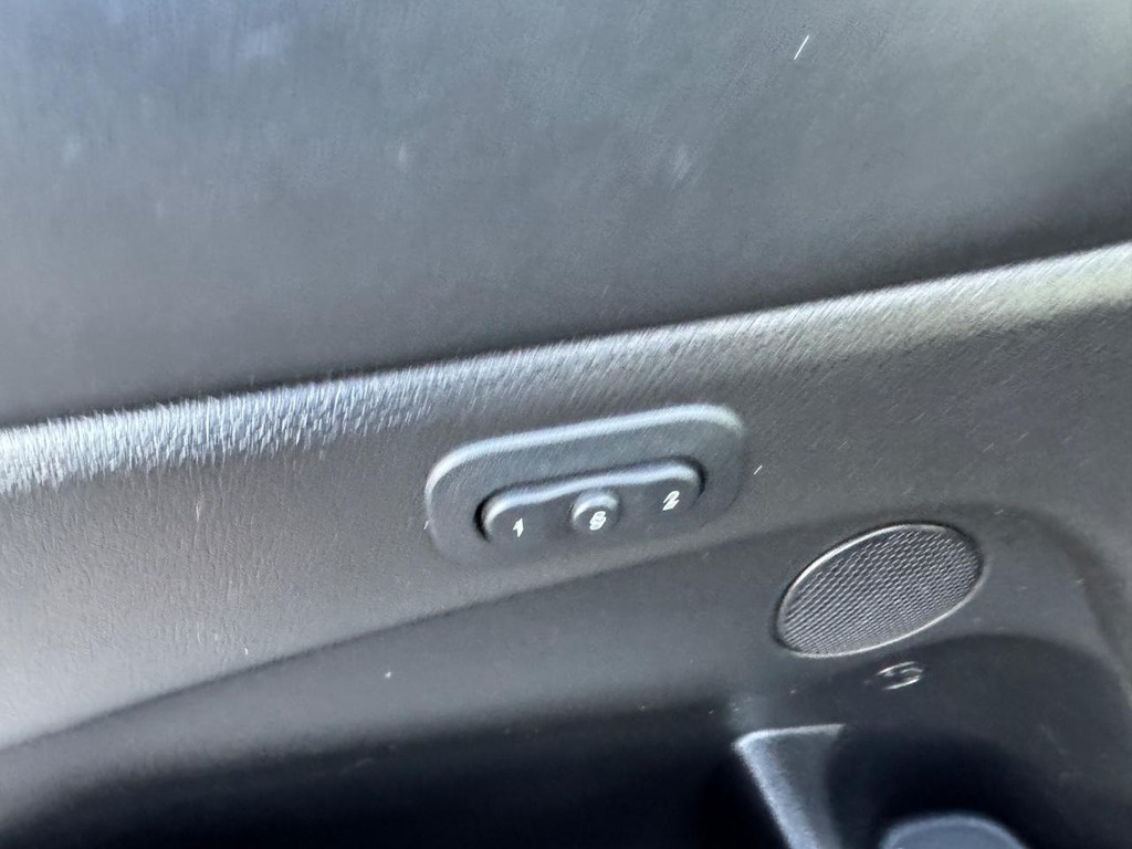 Jeep Grand Cherokee Vehicle Full-screen Gallery Image 19