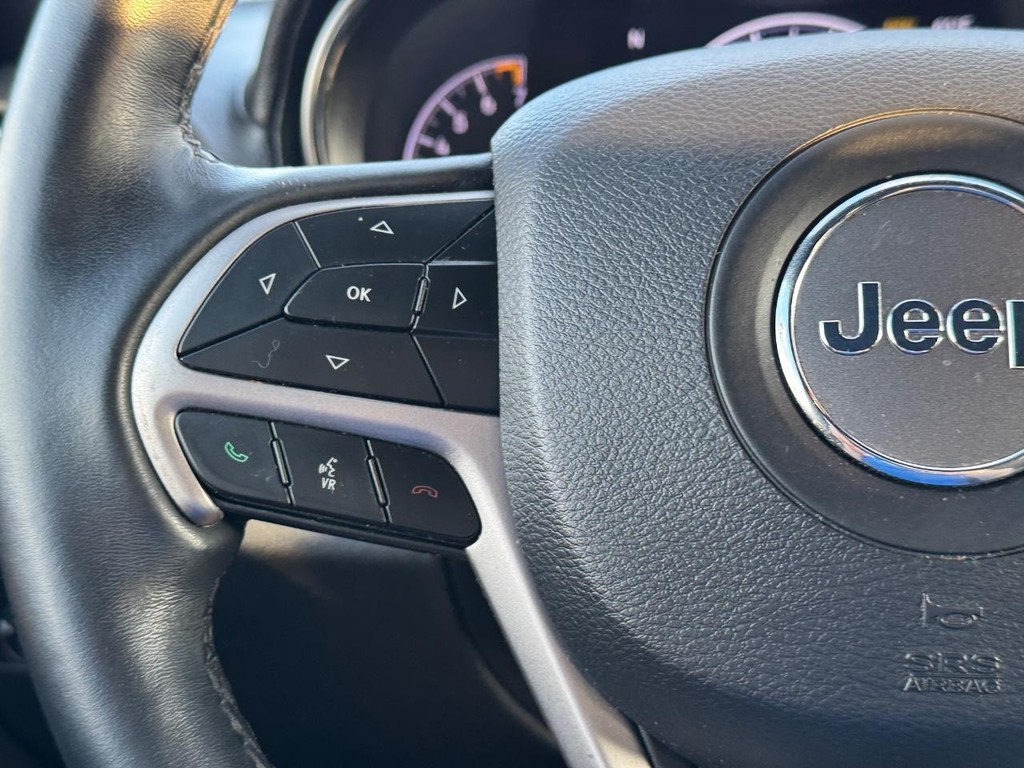 Jeep Grand Cherokee Vehicle Full-screen Gallery Image 21