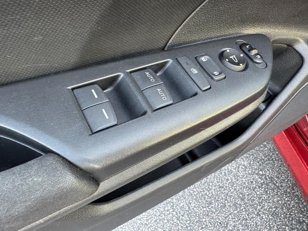 Honda Civic Sedan Vehicle Full-screen Gallery Image 18