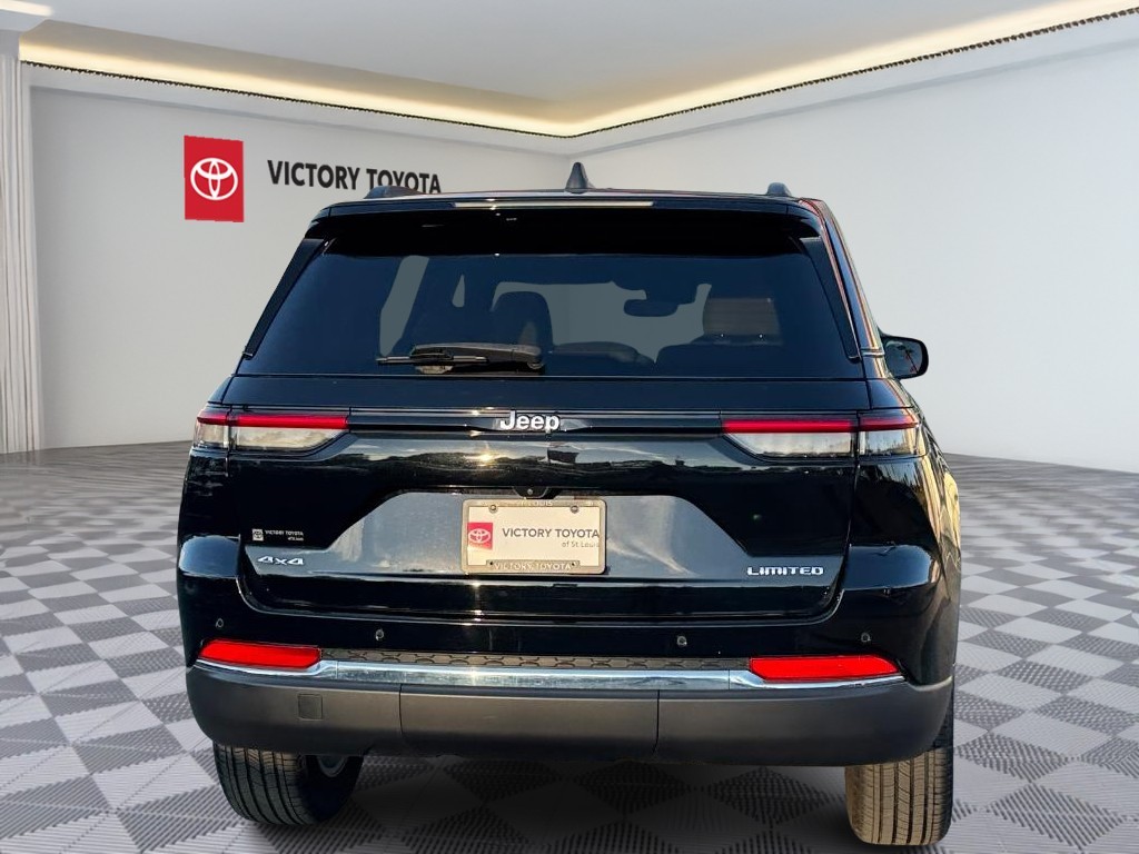 Jeep Grand Cherokee Vehicle Full-screen Gallery Image 04