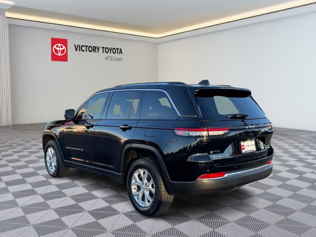 Jeep Grand Cherokee Vehicle Full-screen Gallery Image 06