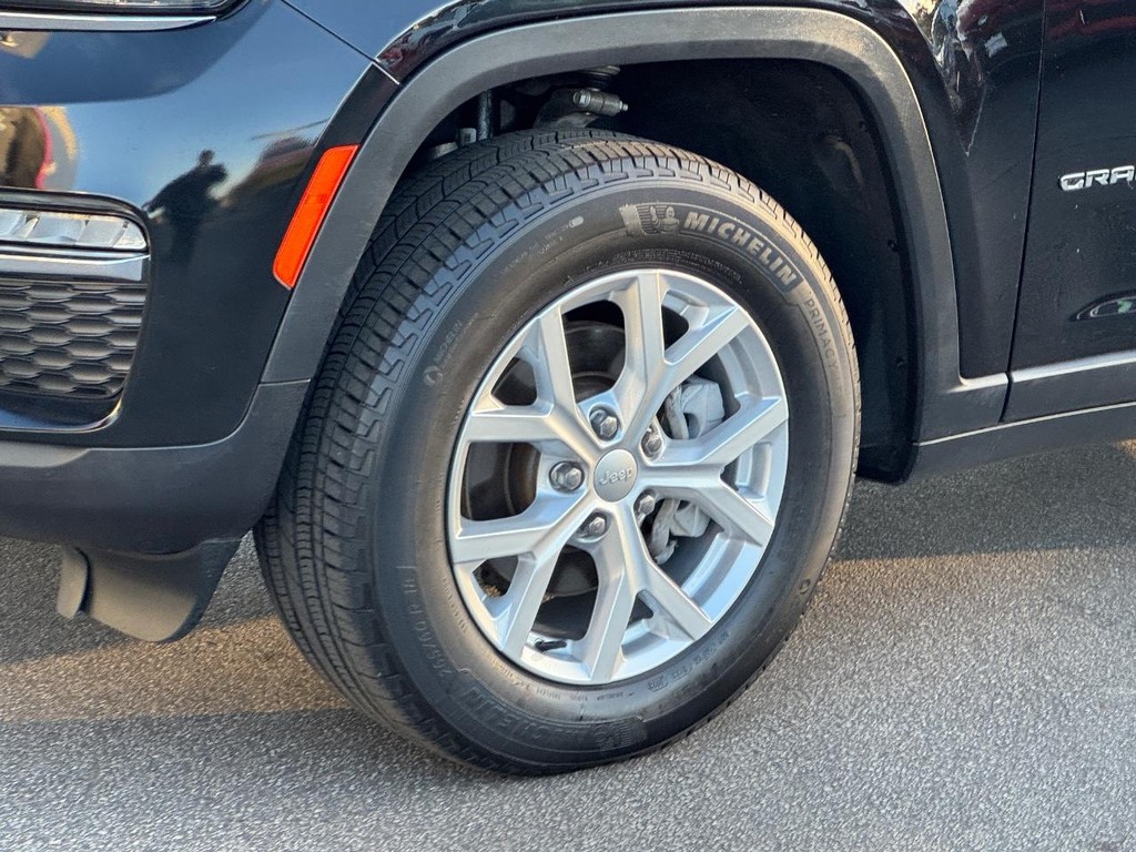 Jeep Grand Cherokee Vehicle Full-screen Gallery Image 09