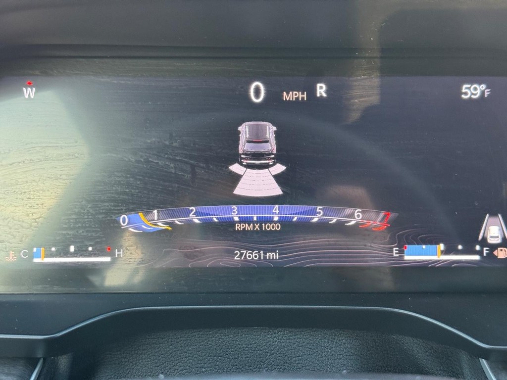 Jeep Grand Cherokee Vehicle Full-screen Gallery Image 24