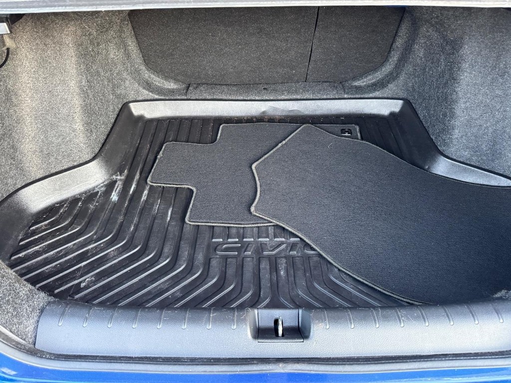 Honda Civic Si Sedan Vehicle Full-screen Gallery Image 05