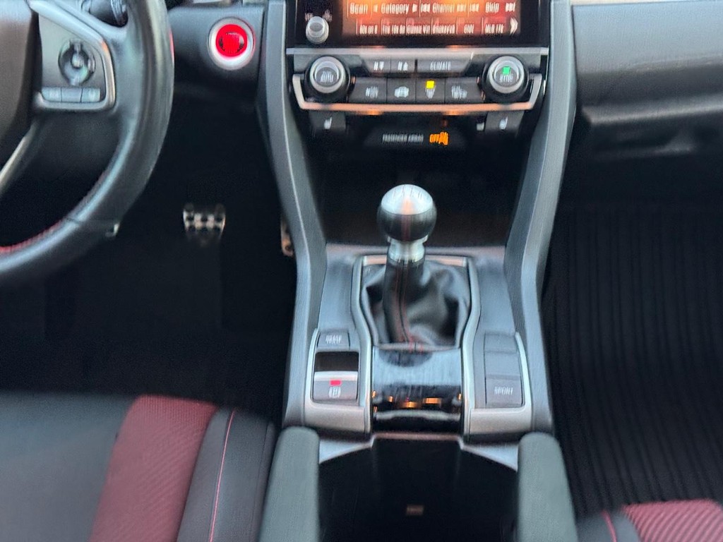 Honda Civic Si Sedan Vehicle Full-screen Gallery Image 17