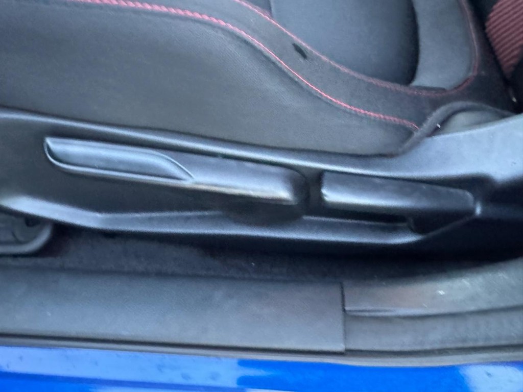 Honda Civic Si Sedan Vehicle Full-screen Gallery Image 18