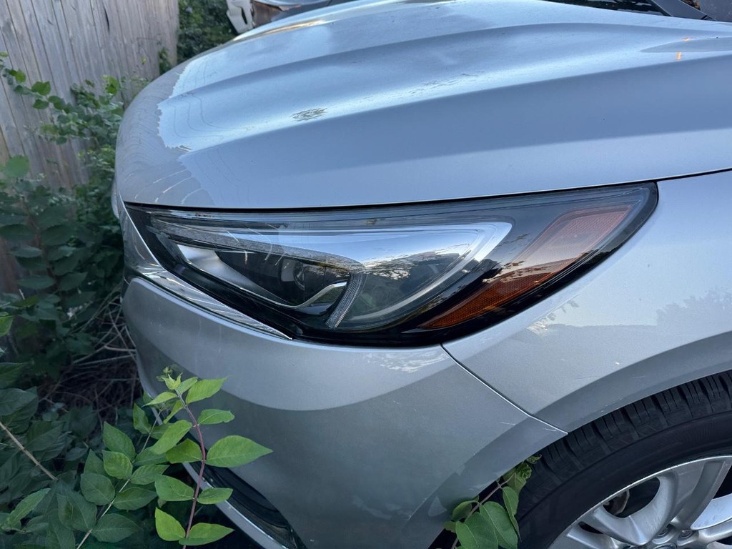 Buick Enclave Vehicle Full-screen Gallery Image 03