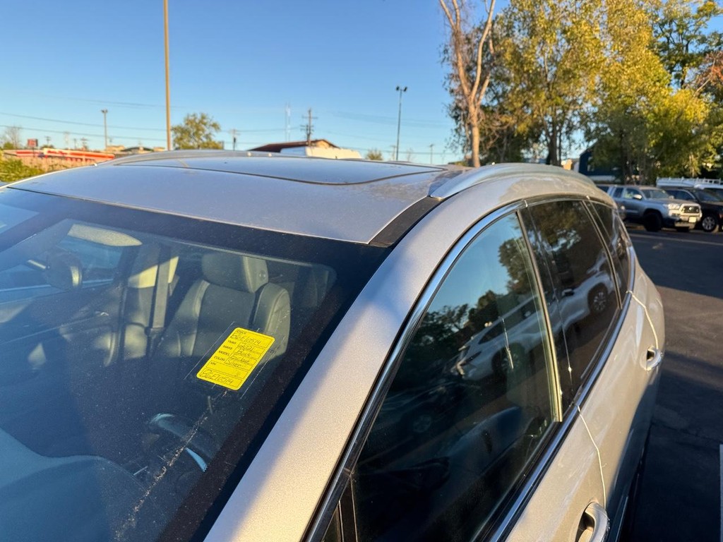 Buick Enclave Vehicle Full-screen Gallery Image 07