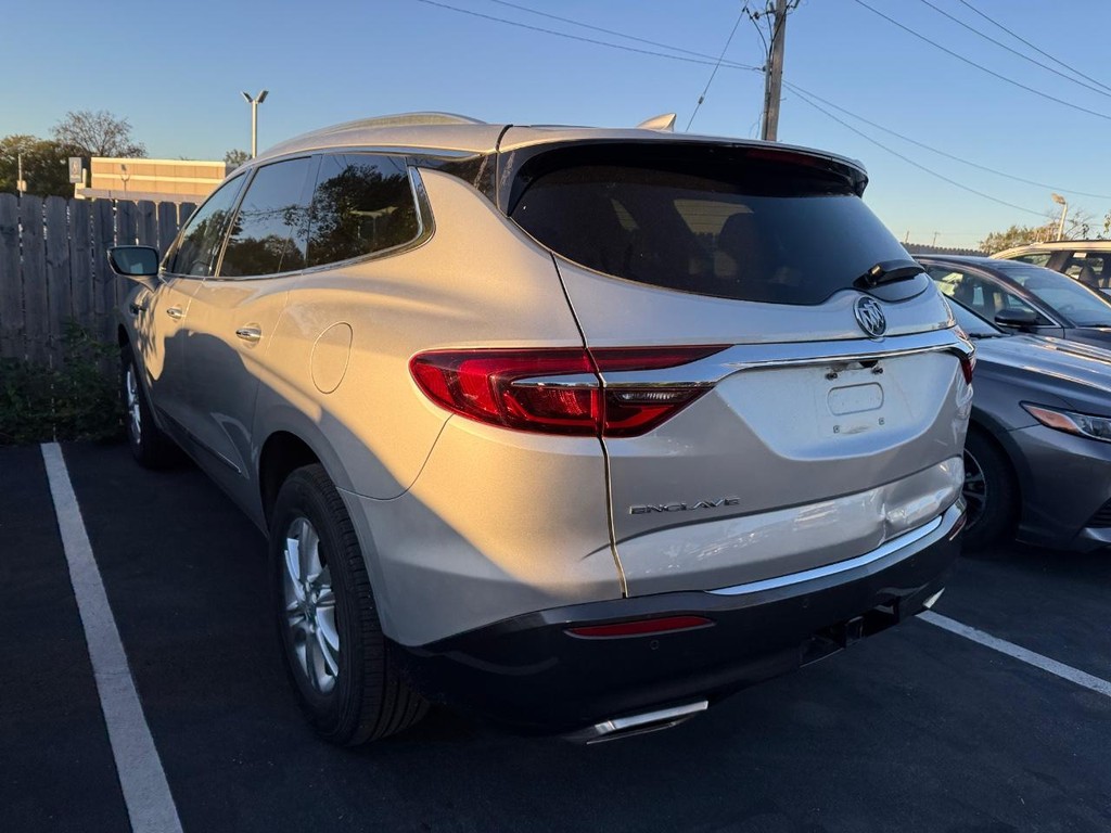 Buick Enclave Vehicle Full-screen Gallery Image 10