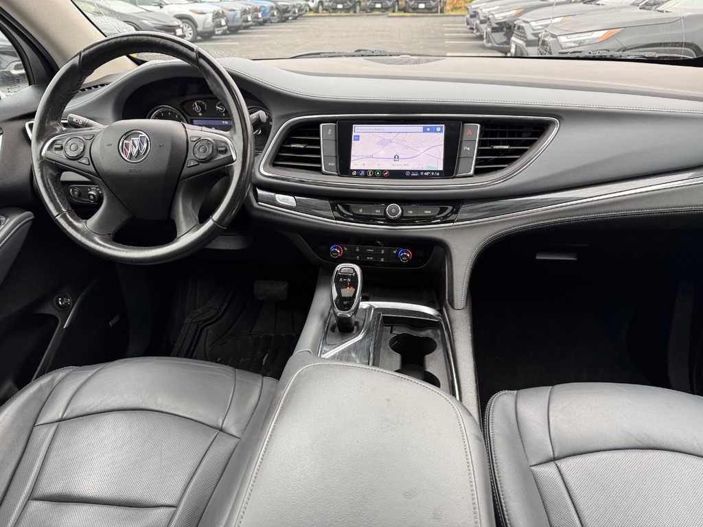 Buick Enclave Vehicle Full-screen Gallery Image 14