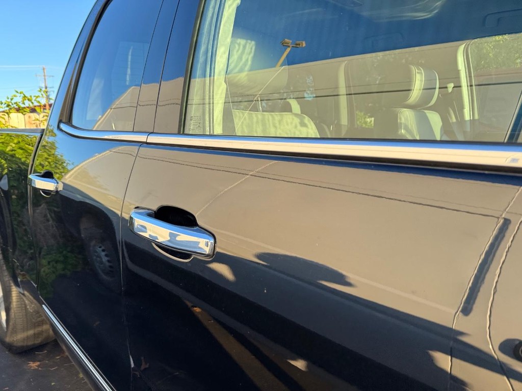 Chevrolet Silverado 1500 Vehicle Full-screen Gallery Image 10