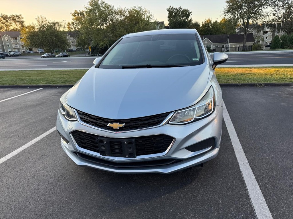 Chevrolet Cruze Vehicle Full-screen Gallery Image 02