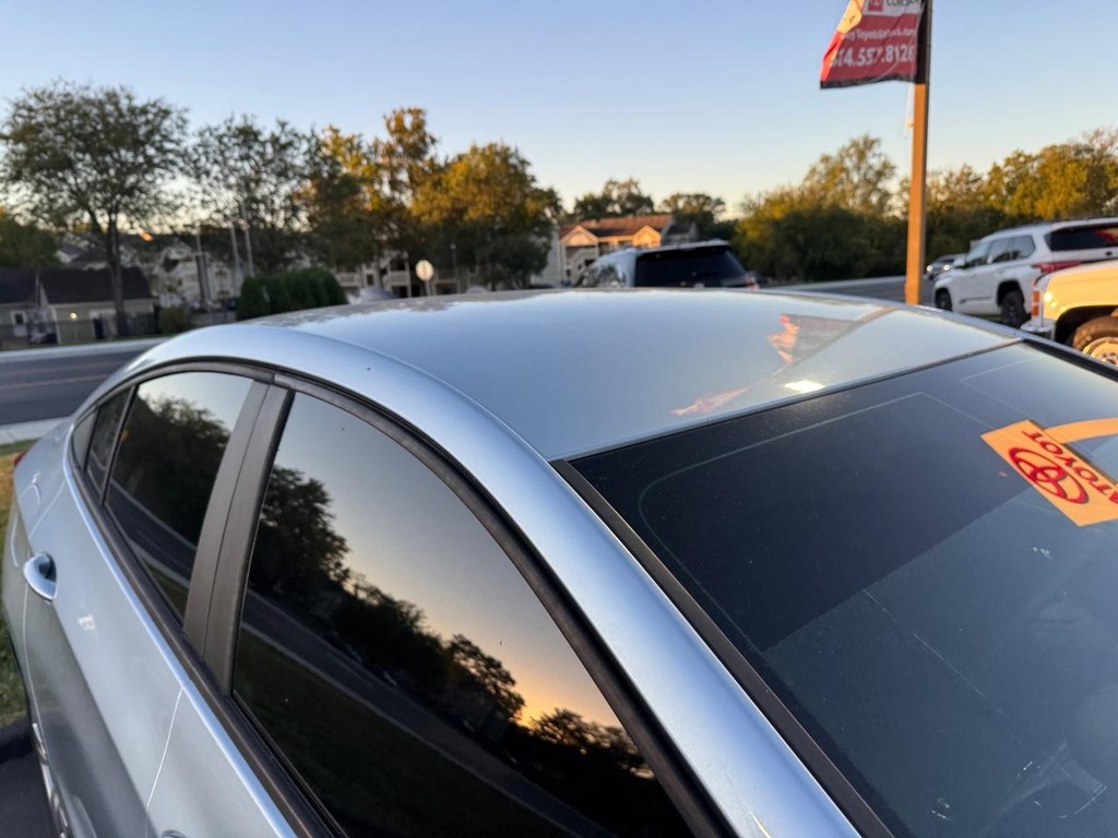 Chevrolet Cruze Vehicle Full-screen Gallery Image 09