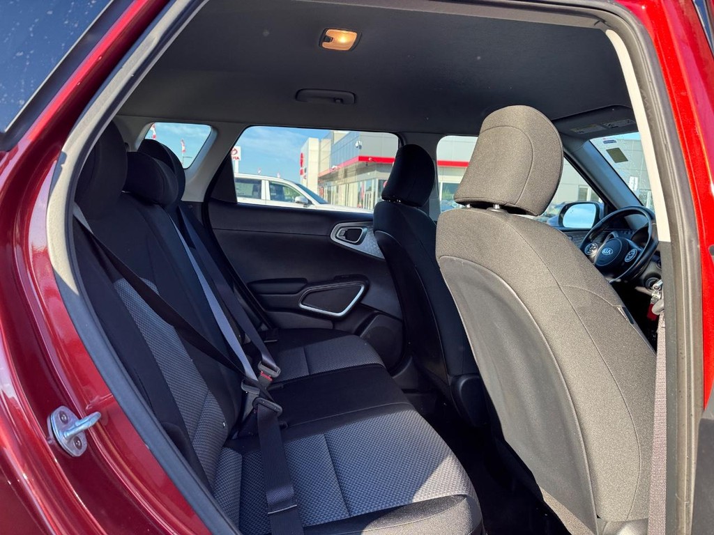 Kia Soul Vehicle Full-screen Gallery Image 12