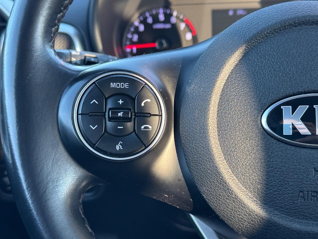 Kia Soul Vehicle Full-screen Gallery Image 20