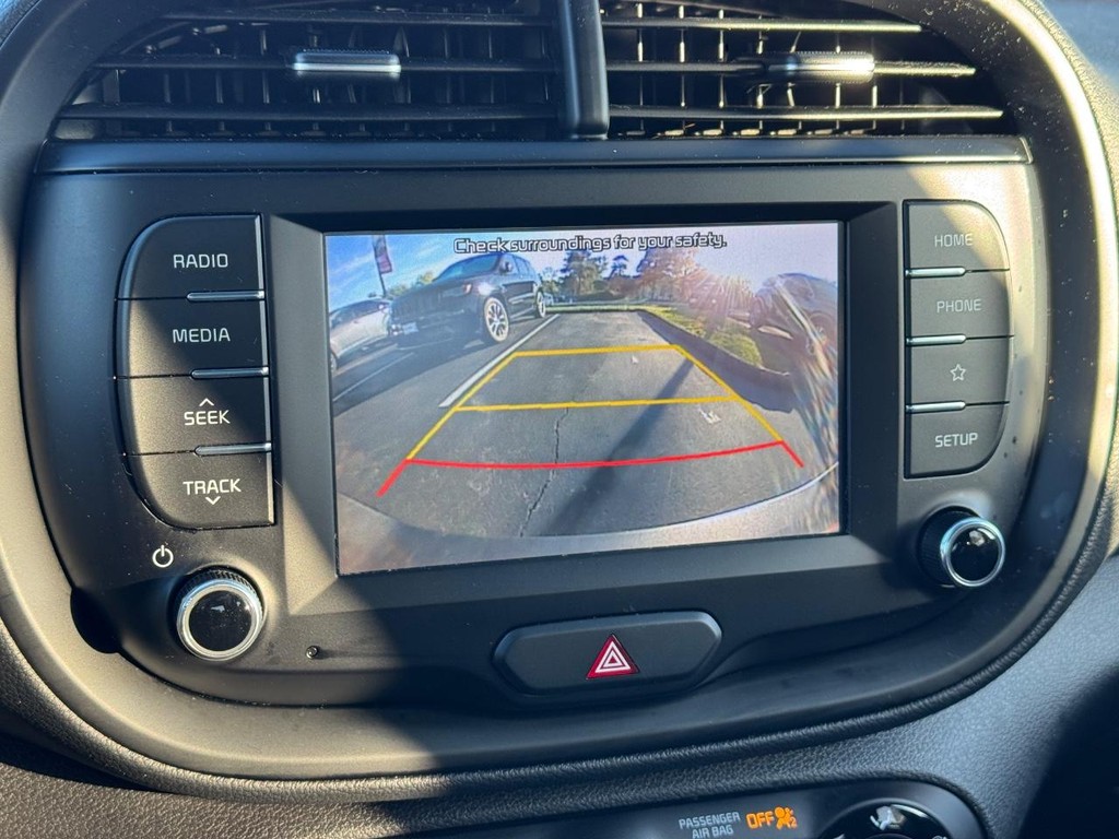 Kia Soul Vehicle Full-screen Gallery Image 22