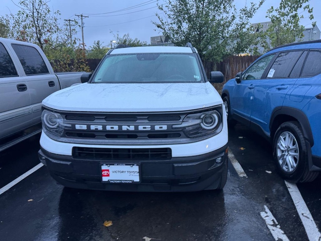 Ford Bronco Sport Vehicle Full-screen Gallery Image 02