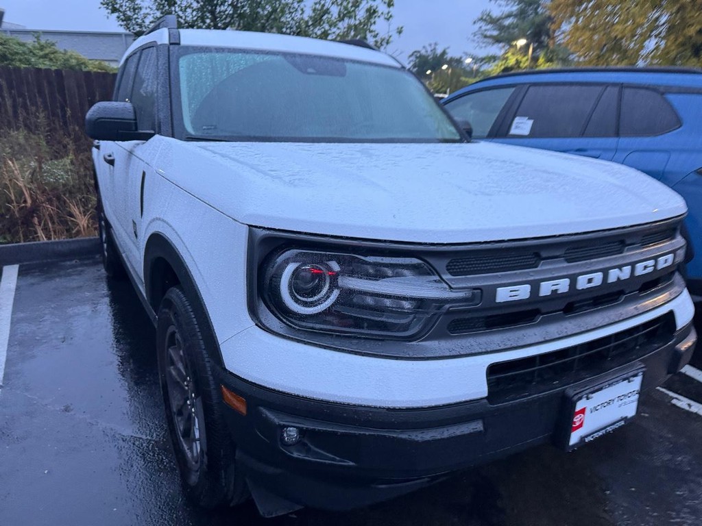 Ford Bronco Sport Vehicle Full-screen Gallery Image 04