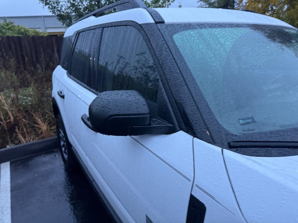 Ford Bronco Sport Vehicle Full-screen Gallery Image 08