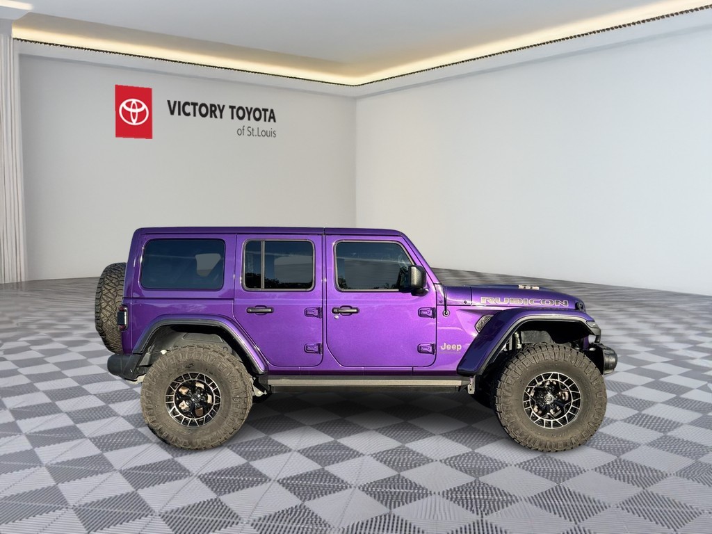 Jeep Wrangler Vehicle Full-screen Gallery Image 02