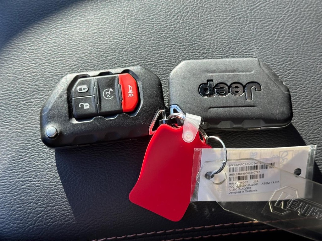 Jeep Wrangler Vehicle Full-screen Gallery Image 10