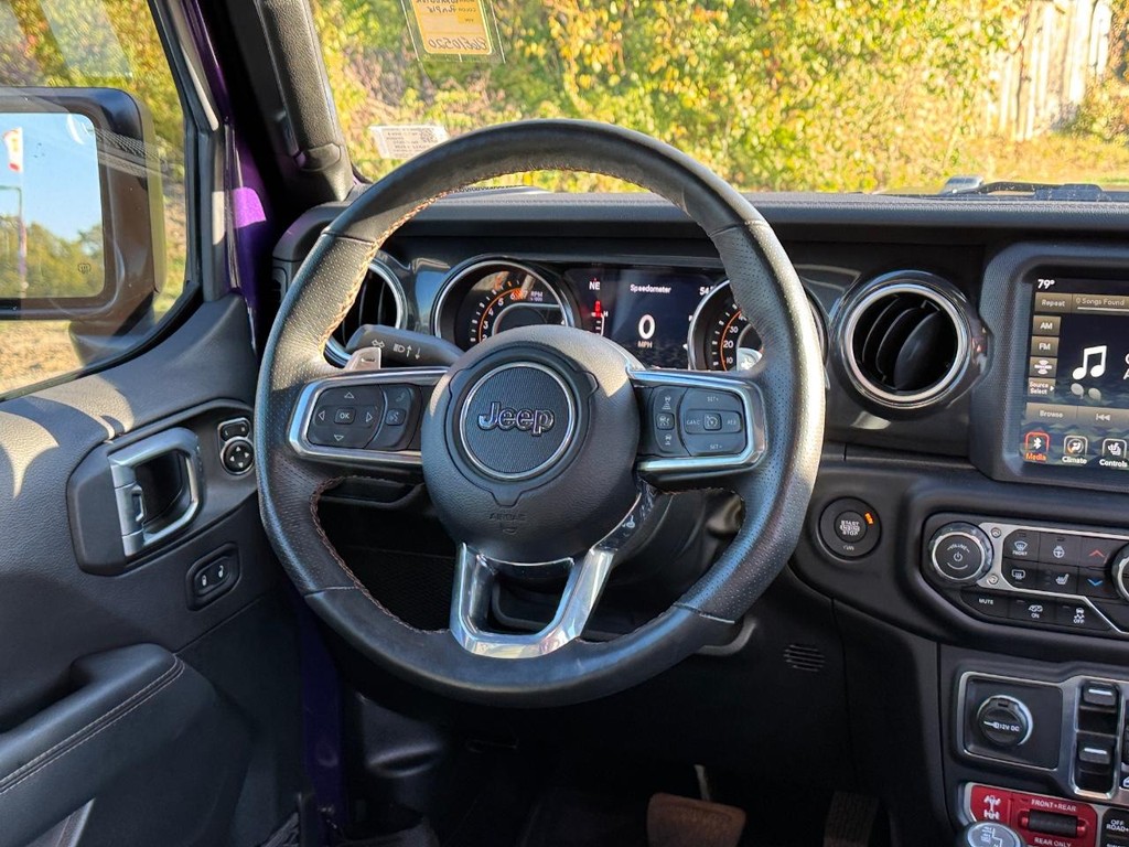 Jeep Wrangler Vehicle Full-screen Gallery Image 15