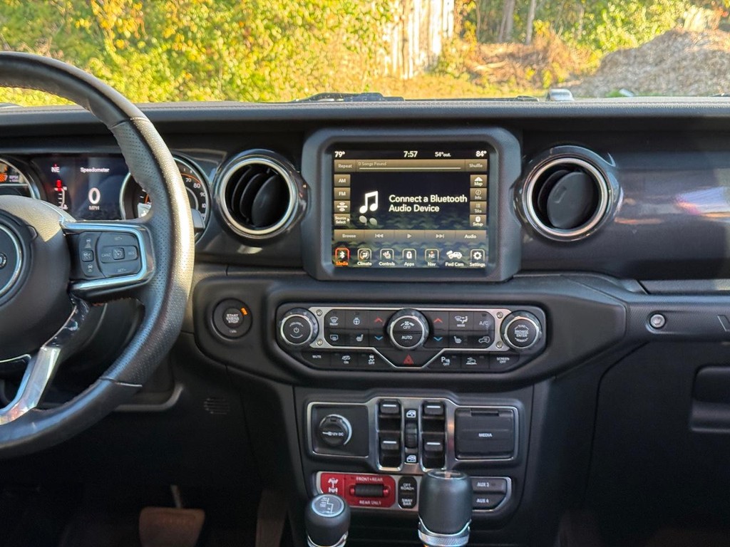 Jeep Wrangler Vehicle Full-screen Gallery Image 16