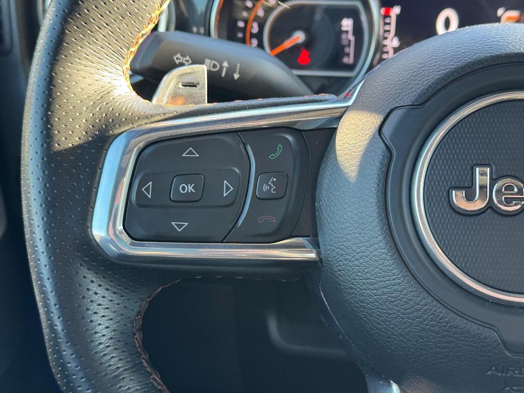 Jeep Wrangler Vehicle Full-screen Gallery Image 21