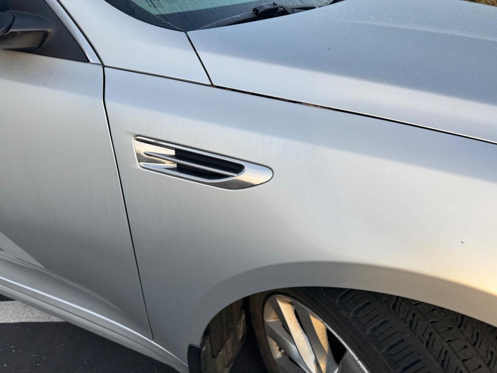 Kia Optima Vehicle Full-screen Gallery Image 06