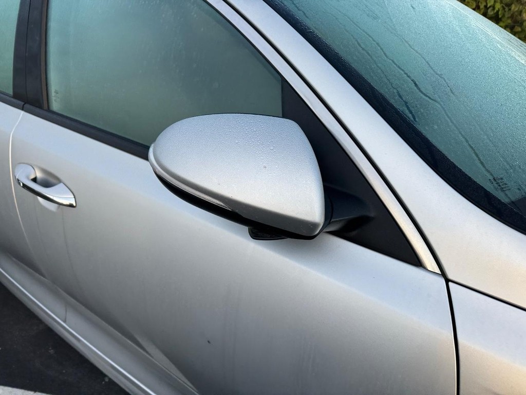 Kia Optima Vehicle Full-screen Gallery Image 08