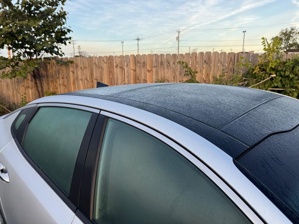 Kia Optima Vehicle Full-screen Gallery Image 09