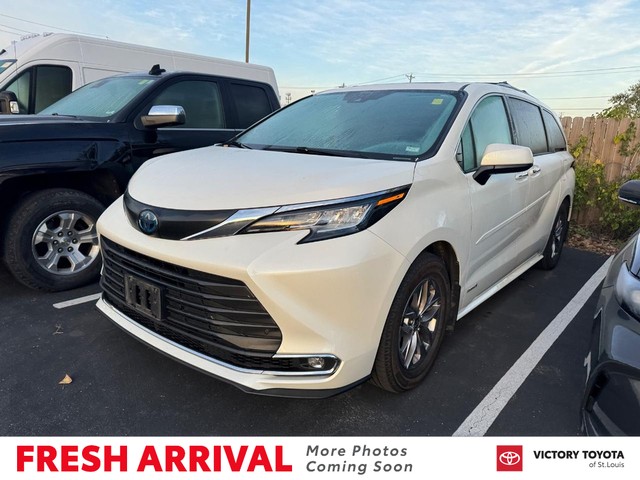 2021 Toyota Sienna XLE at Victory Toyota of St. Louis in St. Louis MO