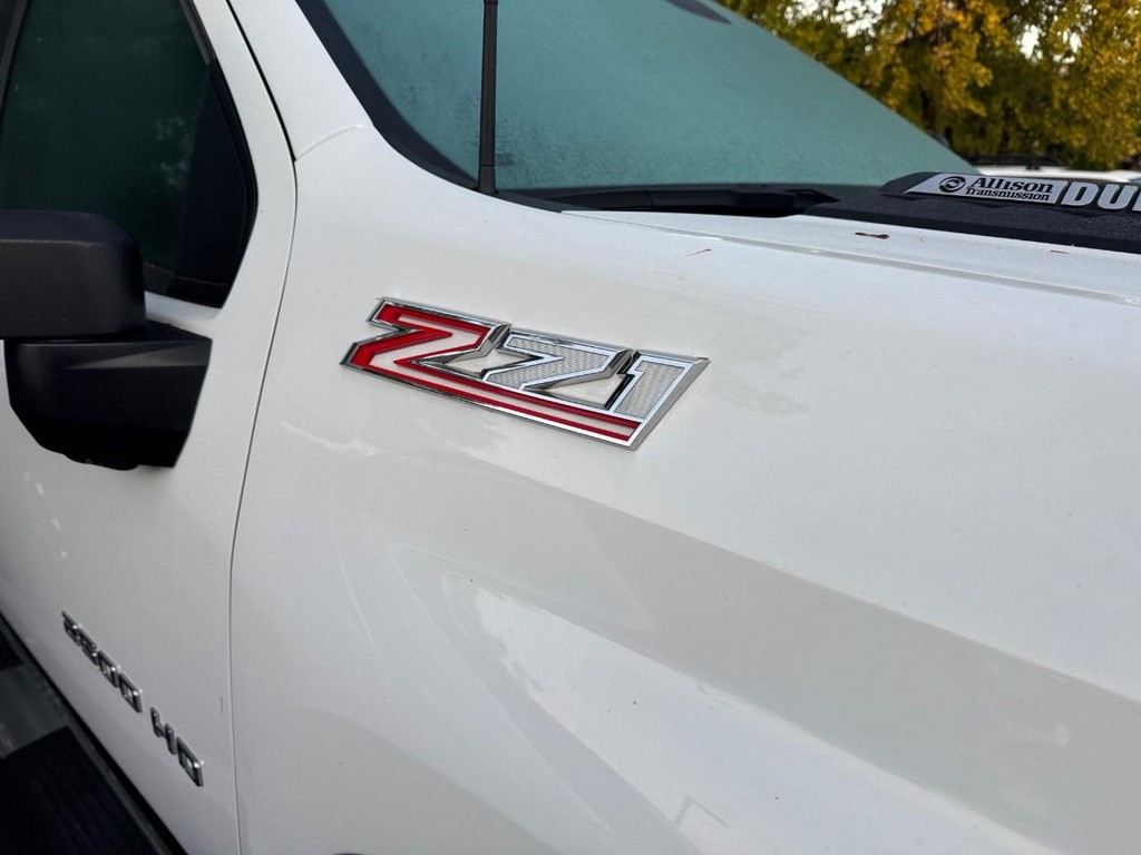 Chevrolet Silverado 2500HD Vehicle Full-screen Gallery Image 07