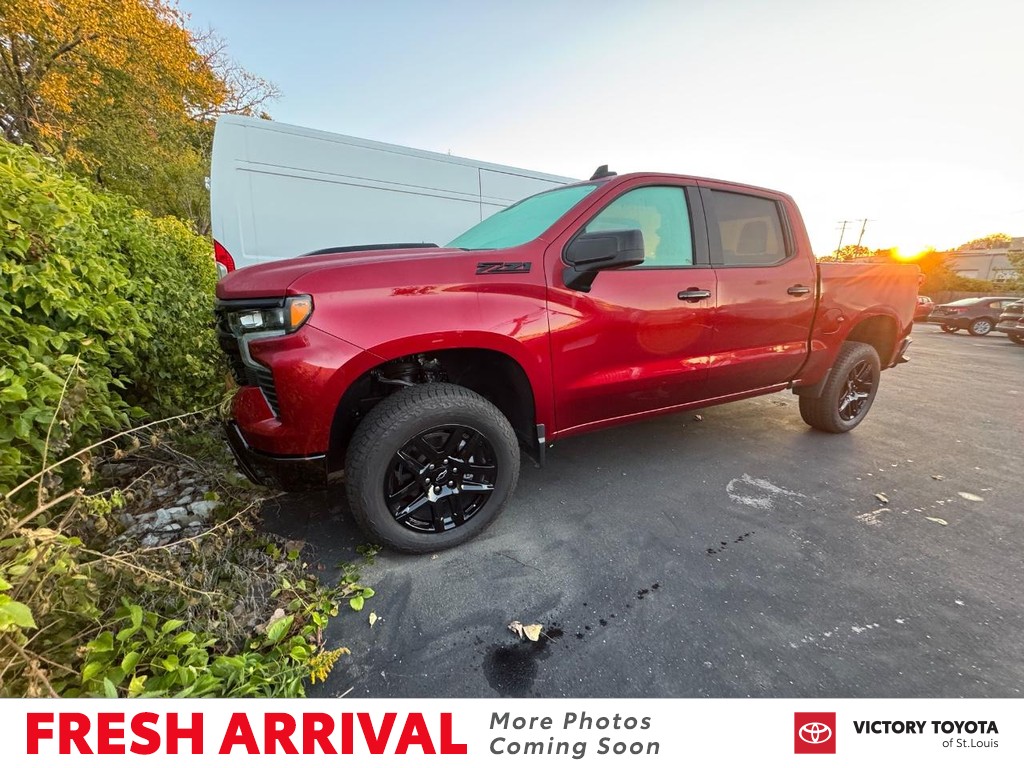 Chevrolet Silverado 1500 Vehicle Full-screen Gallery Image 01