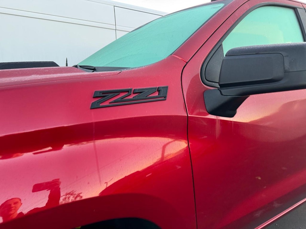 Chevrolet Silverado 1500 Vehicle Full-screen Gallery Image 03