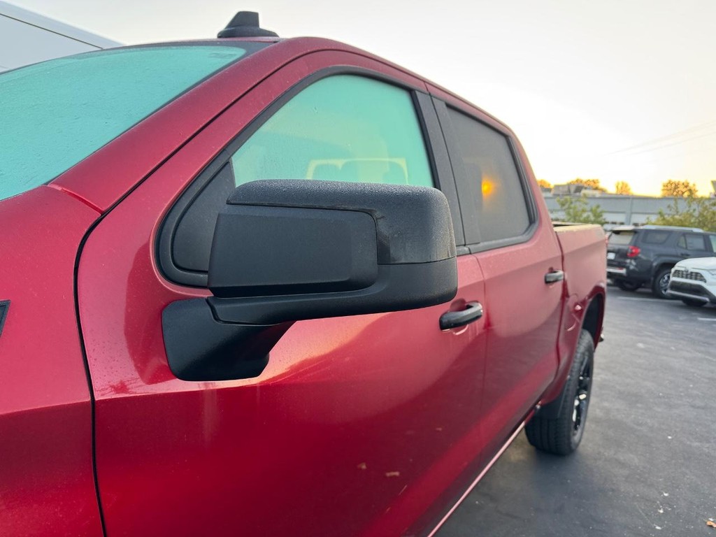 Chevrolet Silverado 1500 Vehicle Full-screen Gallery Image 04