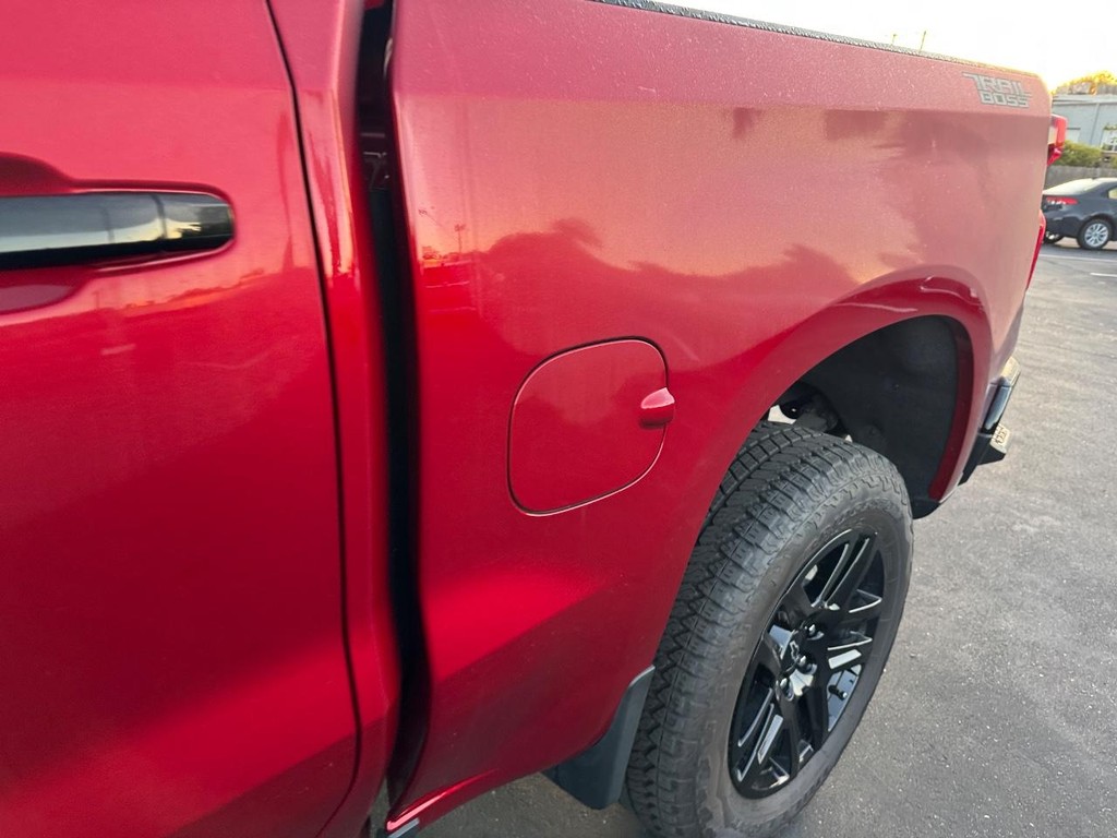 Chevrolet Silverado 1500 Vehicle Full-screen Gallery Image 09