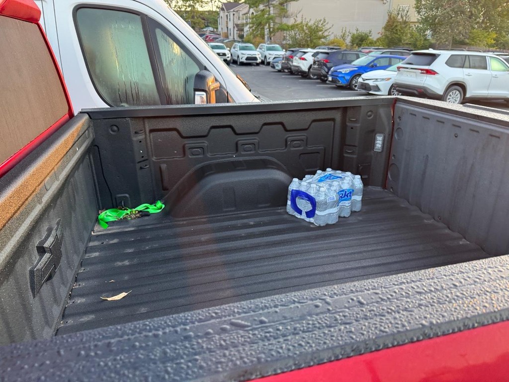 Chevrolet Silverado 1500 Vehicle Full-screen Gallery Image 10