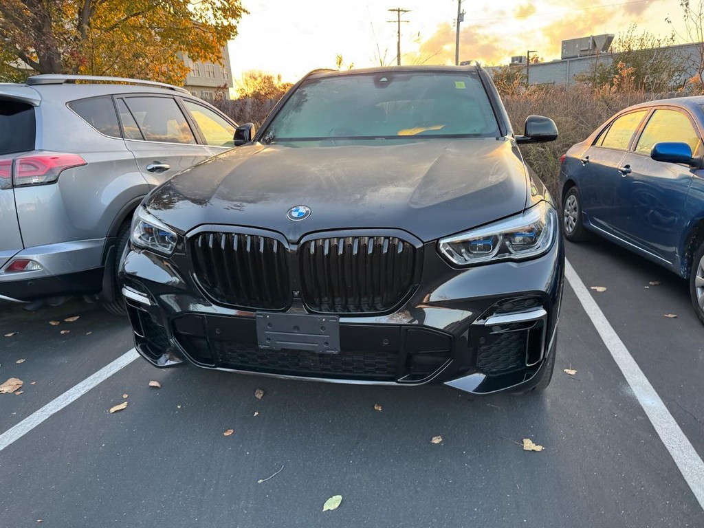 BMW X5 Vehicle Full-screen Gallery Image 02