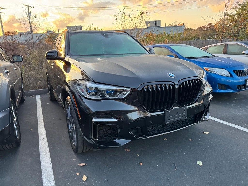 BMW X5 Vehicle Full-screen Gallery Image 03