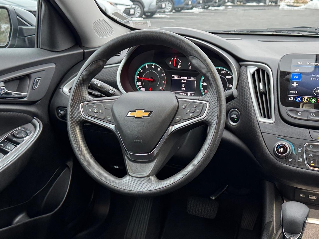 Chevrolet Malibu Vehicle Full-screen Gallery Image 15